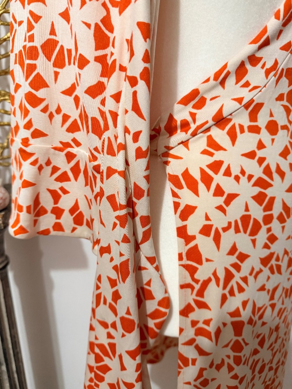 VTG Diane von Furstenberg 100% Silk Jersey Geometric Wrap Dress – Iconic Y2K - Picture 10 of 12